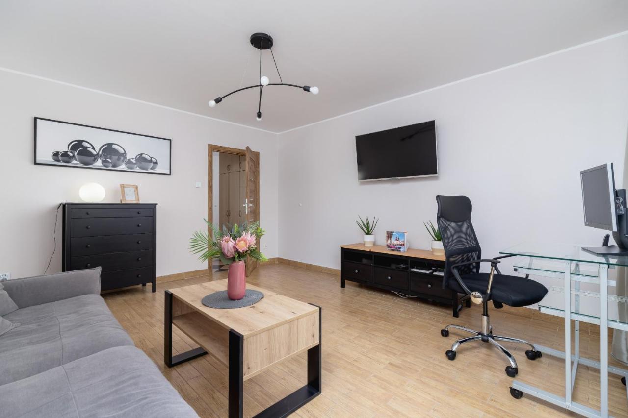Pleasant Apartment With Terrace Cracow By Noclegi Renters Cracovie Extérieur photo