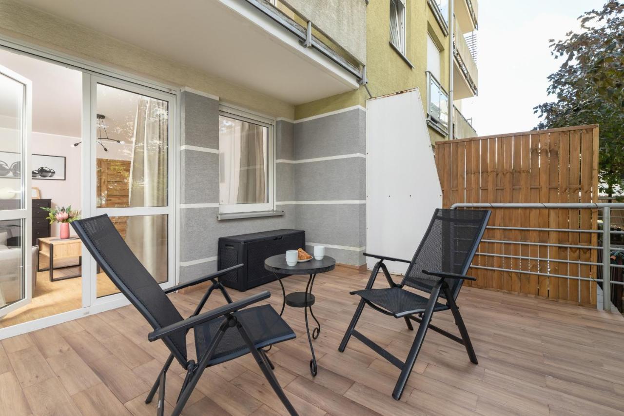 Pleasant Apartment With Terrace Cracow By Noclegi Renters Cracovie Extérieur photo
