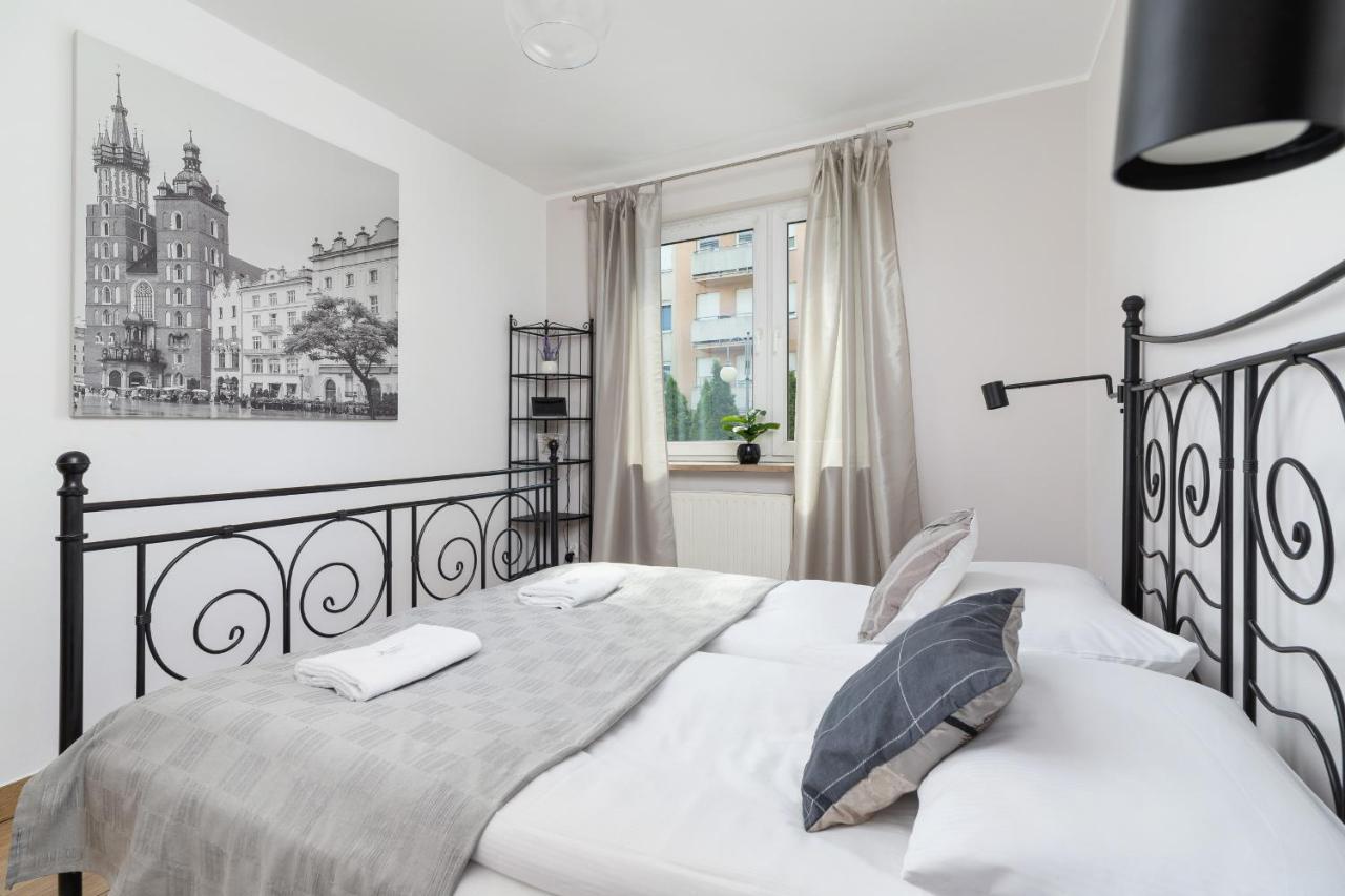 Pleasant Apartment With Terrace Cracow By Noclegi Renters Cracovie Extérieur photo