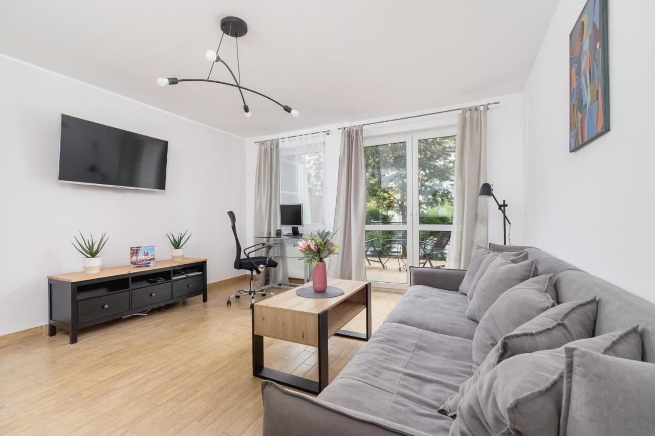 Pleasant Apartment With Terrace Cracow By Noclegi Renters Cracovie Extérieur photo