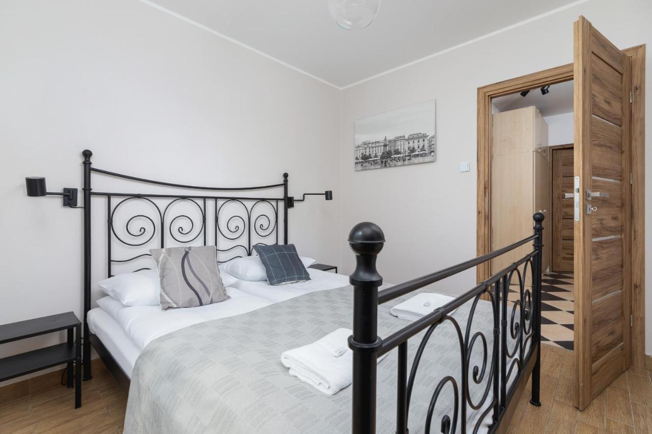 Pleasant Apartment With Terrace Cracow By Noclegi Renters Cracovie Extérieur photo