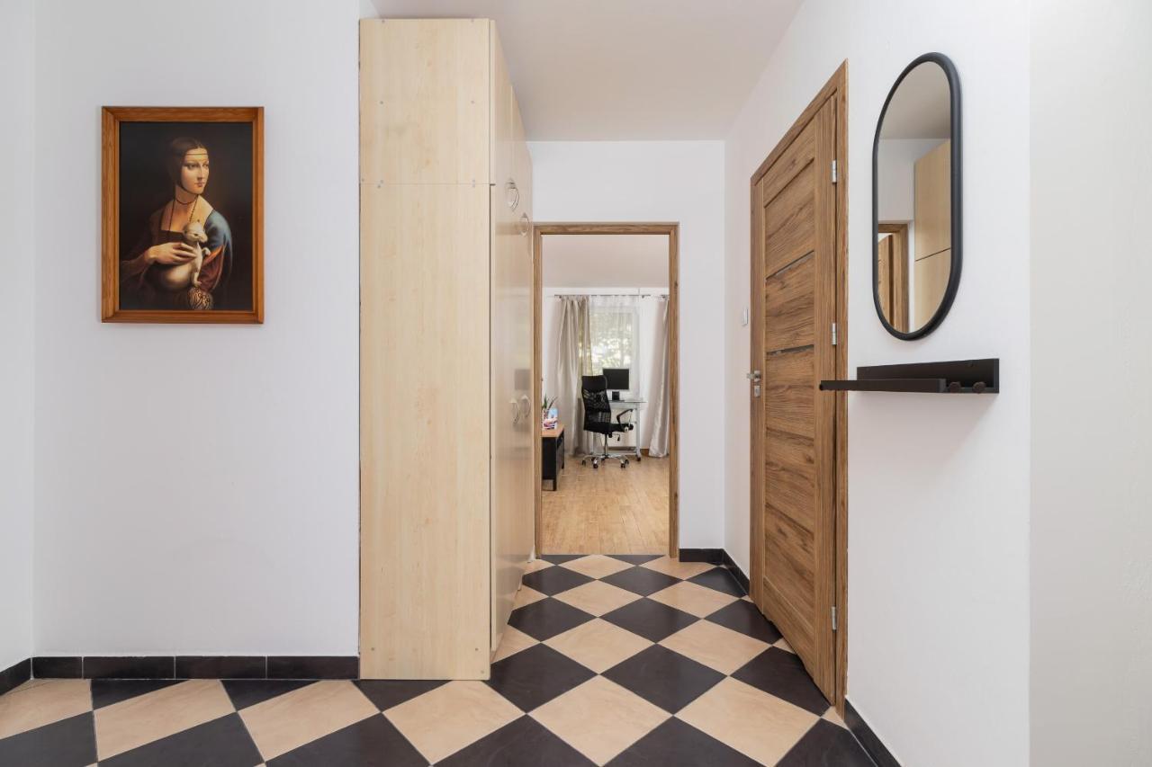 Pleasant Apartment With Terrace Cracow By Noclegi Renters Cracovie Extérieur photo