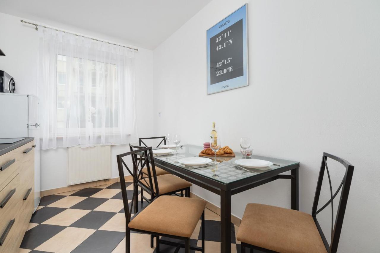 Pleasant Apartment With Terrace Cracow By Noclegi Renters Cracovie Extérieur photo